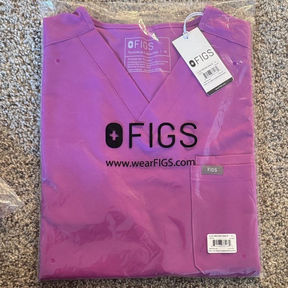 FIGS BRAND NEW WITH TAGS SCRUB SET SIZE M PURPLE SCRUB TOP AND SCRUB PANT